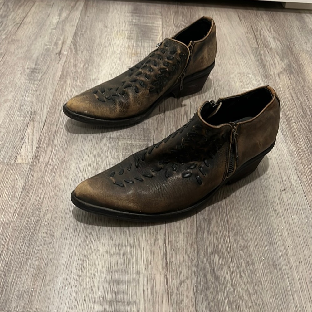 Free people size 9 black distressed bootie
